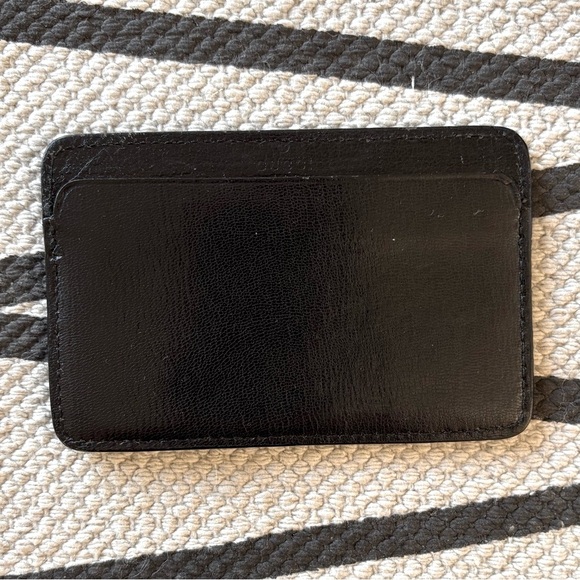 GUCCI
Vintage Leather Card Holder - Picture 2 of 6